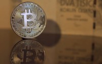炒币到底能不能赚钱全面解析与投资建议