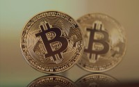 以官方为关键词的加密货币钱包SEO文章，通常被用于以下高风险用途