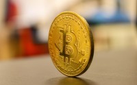 挖矿还是交易？揭秘比挖币更赚钱的数字货币收益路径
