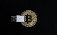 欧易钱包用的是哪个卡的？绑卡、买币与支付方式全解析